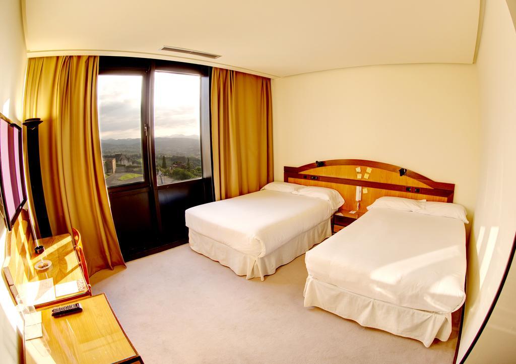 New Hotel Овиедо Стая снимка