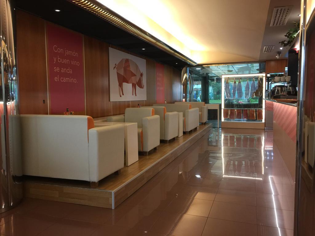 New Hotel Овиедо Екстериор снимка